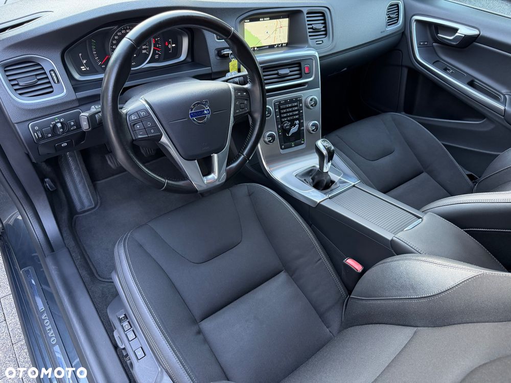 Volvo V60 D2 Drive-E Momentum - 22