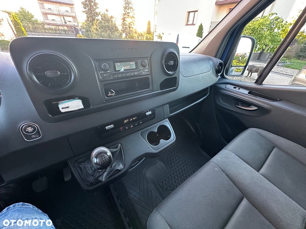 Mercedes-Benz Sprinter 317 2020 / 2021 Rok Brygadówka 7 osób - 13