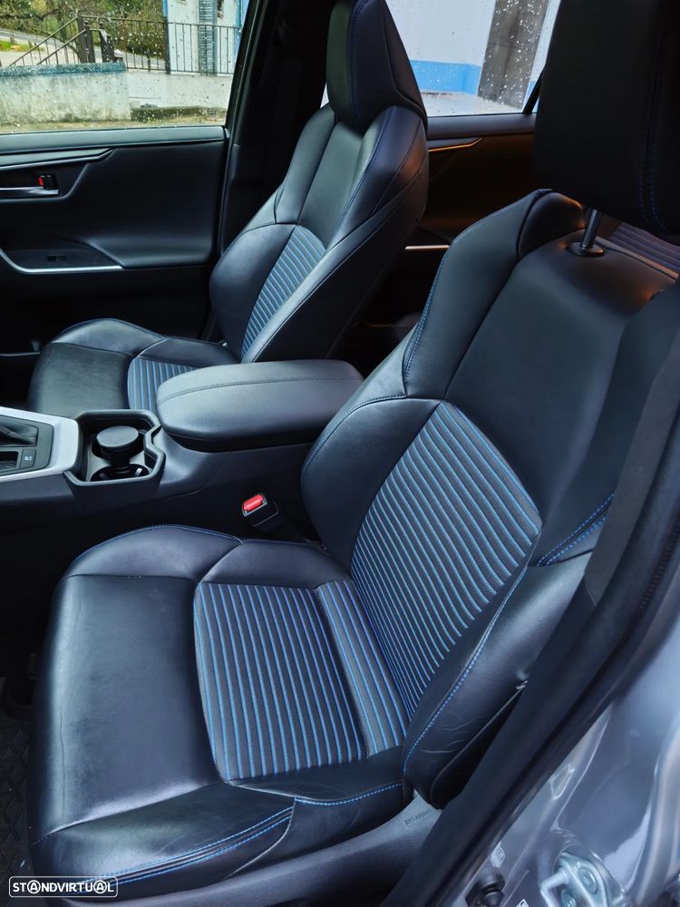 Toyota RAV4 2.5 HDF Lounge - 16