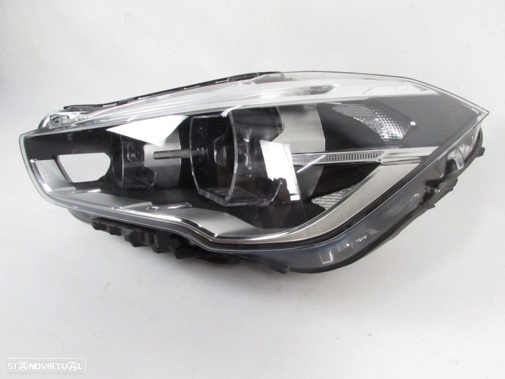Farol LED Esquerdo Usado / Original BMW X1 (F48) 63117472219/ - 2