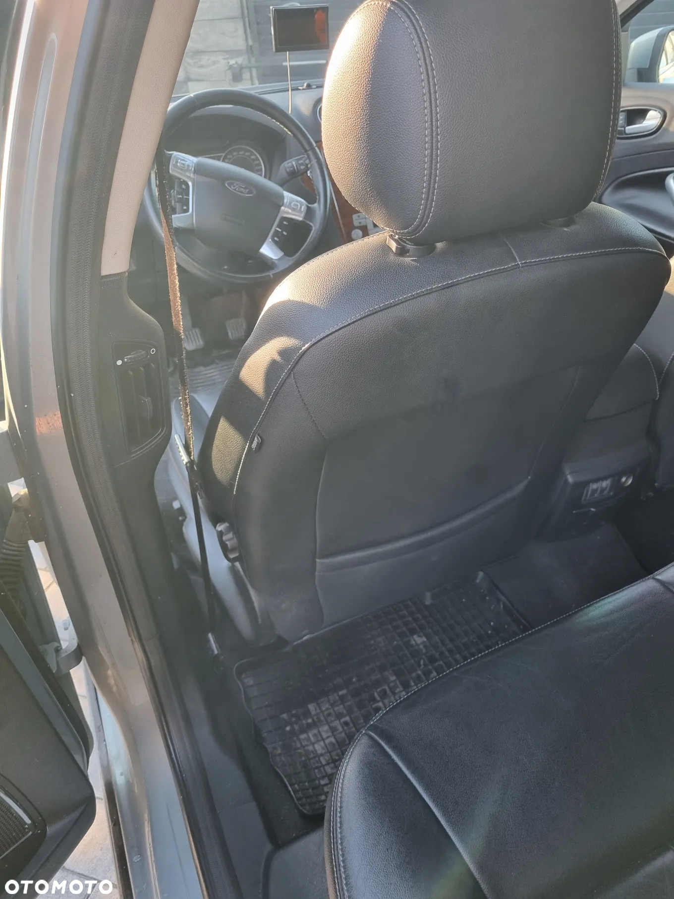 Ford Mondeo 2.0 TDCi Ghia X - 13