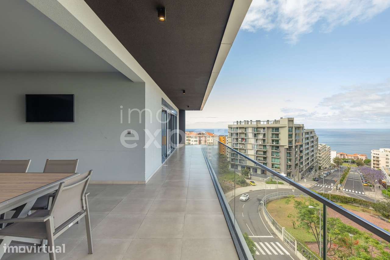 Apartamento T3 no Amparo, São Martinho - Grande imagem: 2/28
