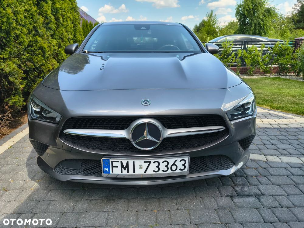 Mercedes-Benz CLA 180 7G-DCT - 4