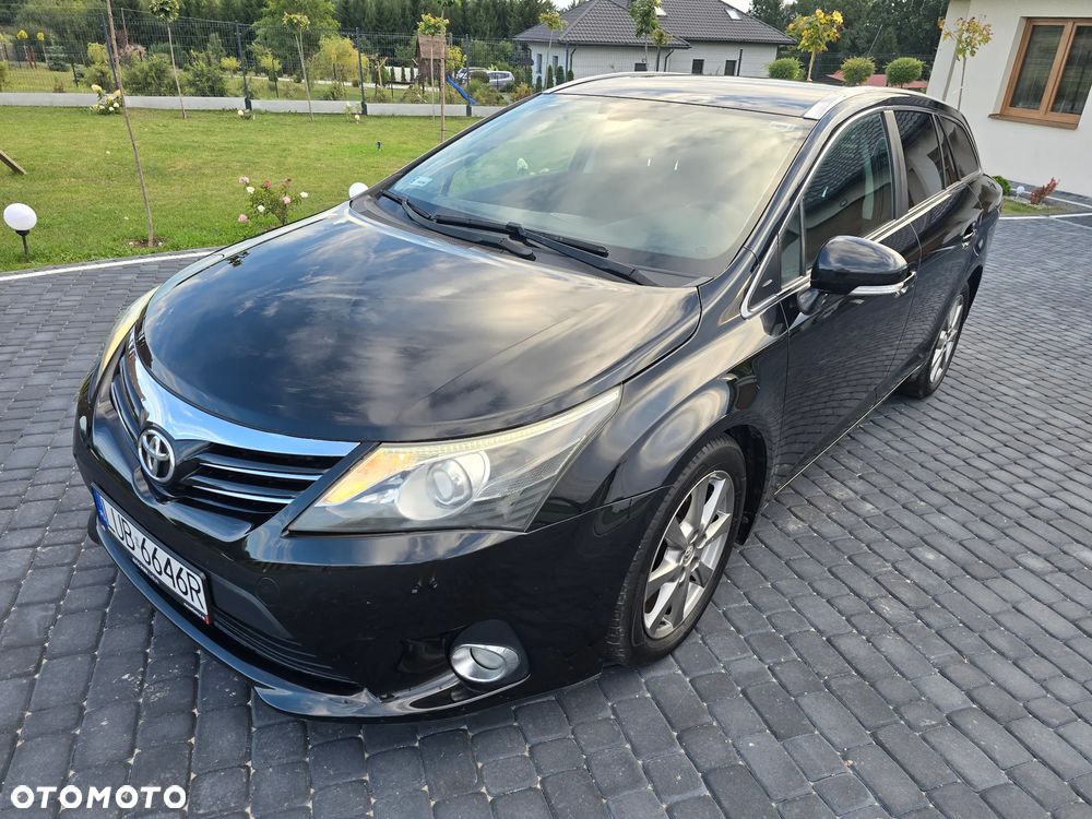 Toyota Avensis 2.0 D-4D Premium - 2