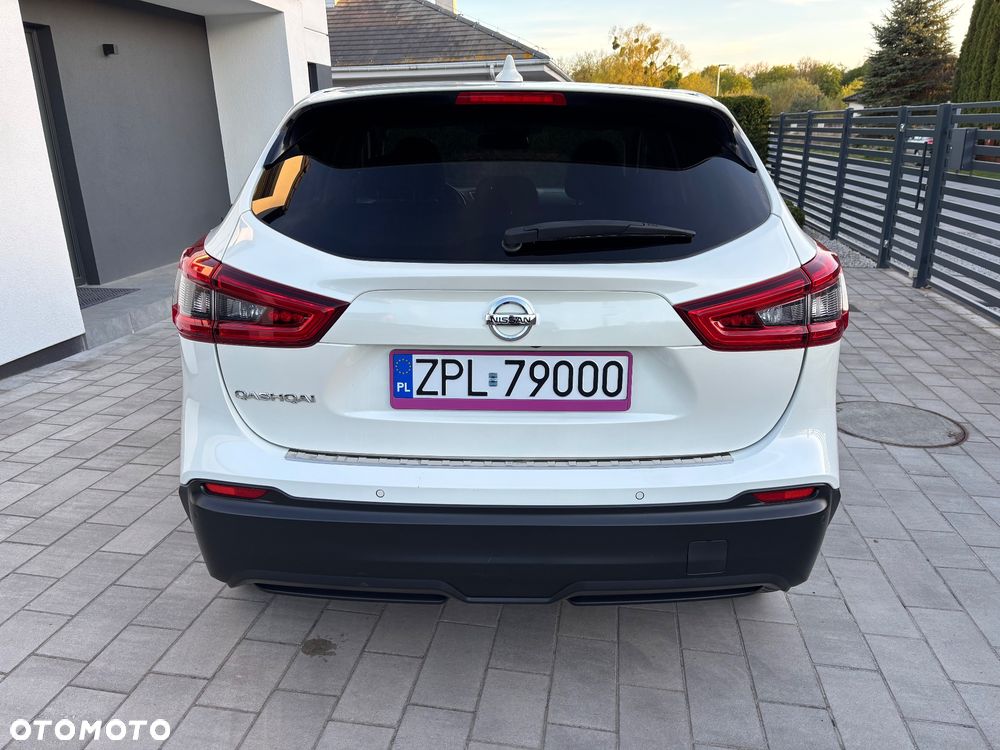 Nissan Qashqai 1.3 DIG-T N-Connecta EU6d - 6