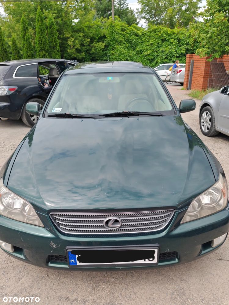 Lexus IS - 9