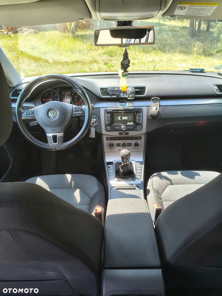Volkswagen Passat 2.0 TDI Comfortline - 9