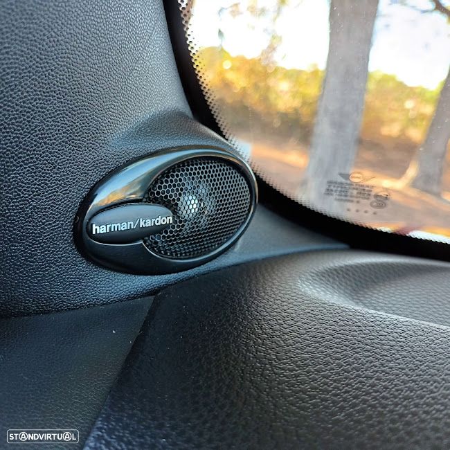 MINI Cabrio John Cooper Works - 10