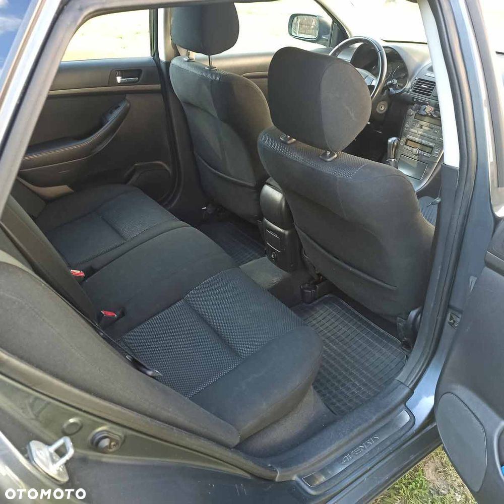 Toyota Avensis 1.8 VVT-i Sol - 10