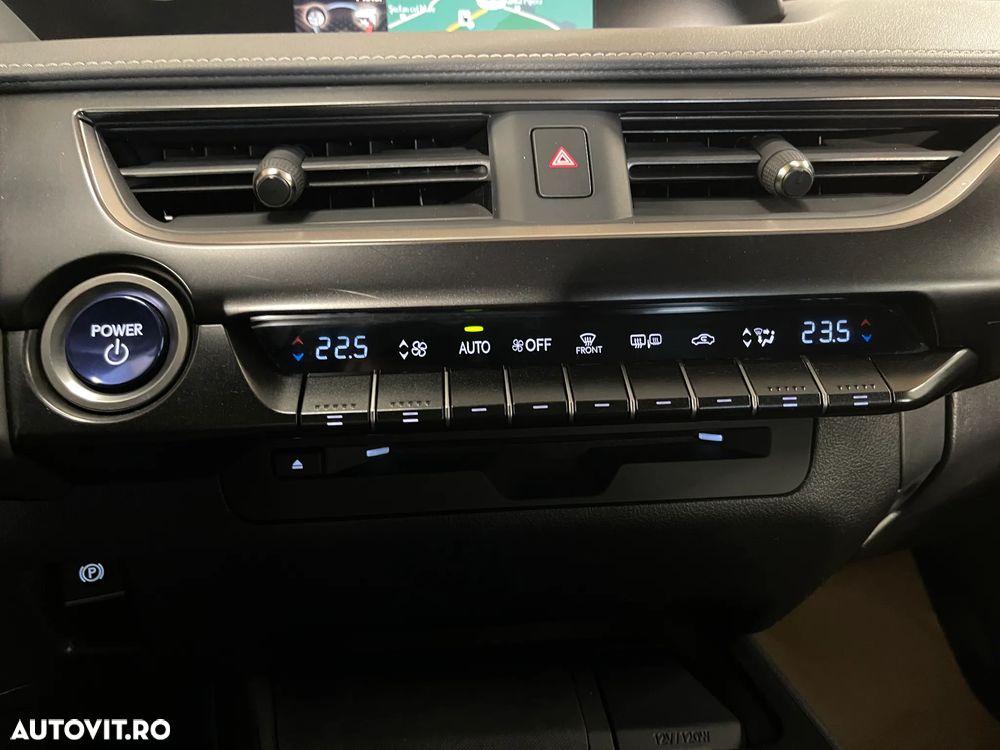 Lexus UX 250h Business Edition - 18