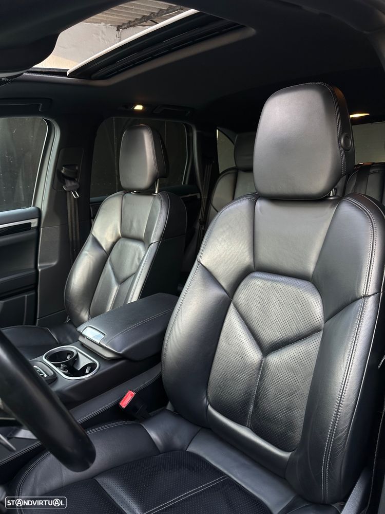 Porsche Cayenne S Hybrid Tiptronic S - 44