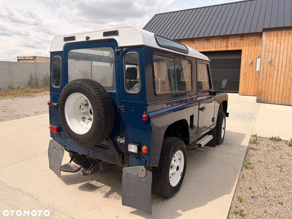 Land Rover Defender - 3