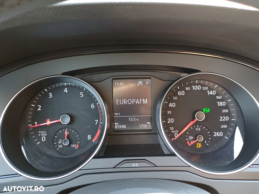 Volkswagen Passat 1.5 TSI ACT DSG Trendline - 25