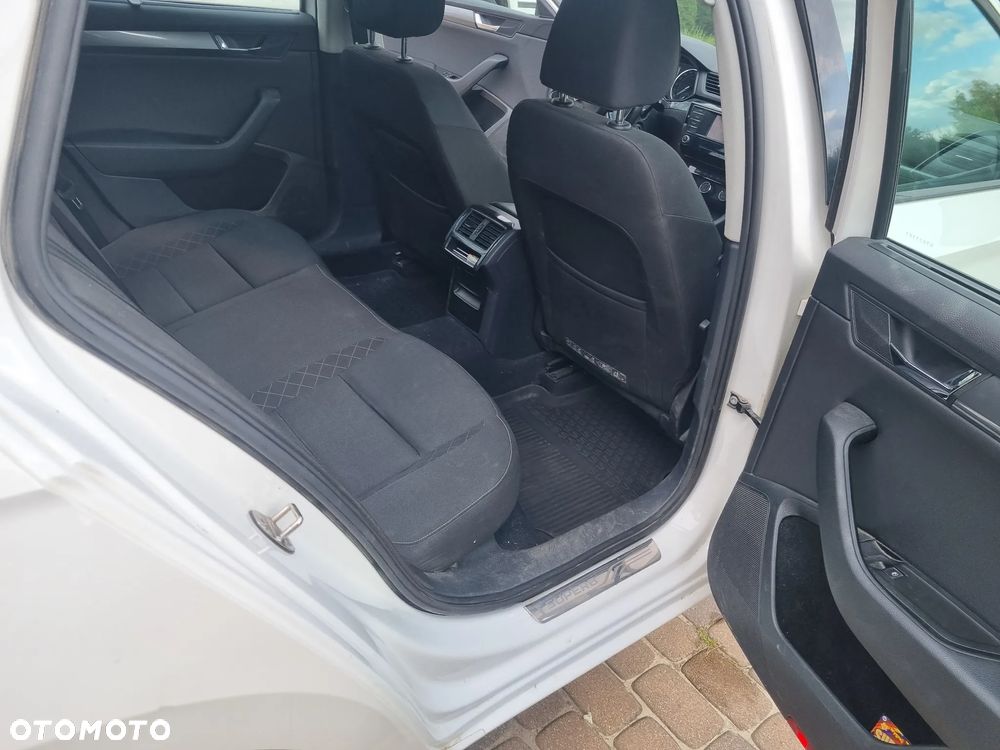 Skoda Superb 1.6 TDI Active - 9
