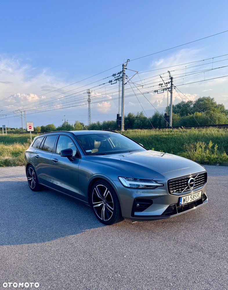 Volvo V60 B4 D R-Design - 3