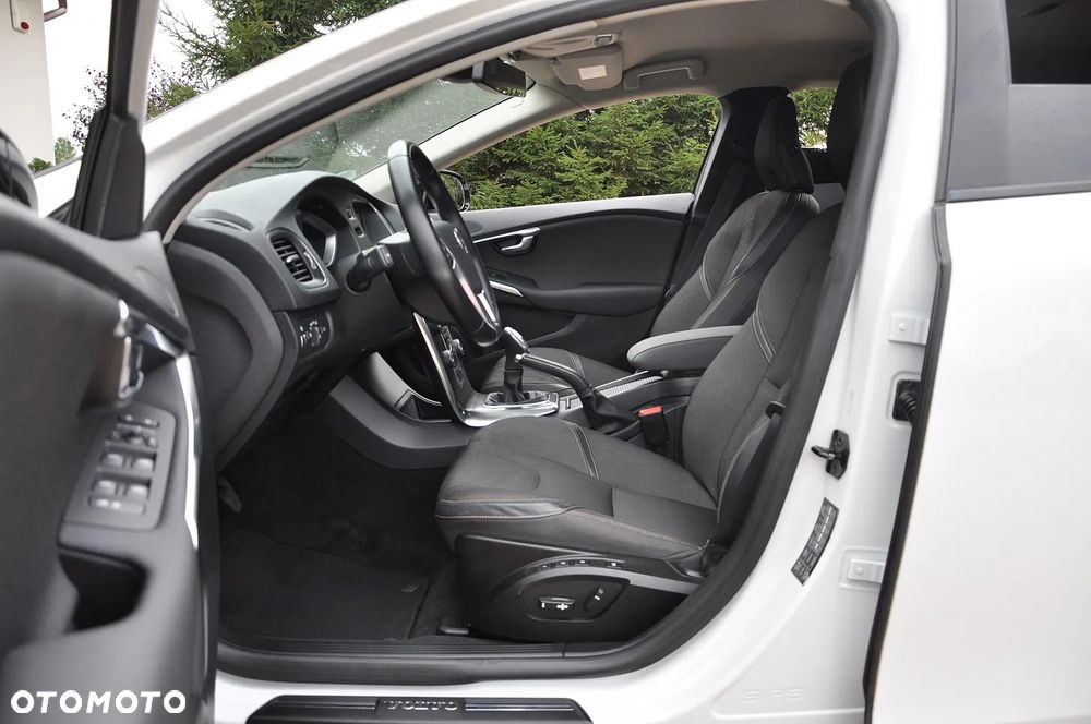 Volvo V40 Cross Country - 21