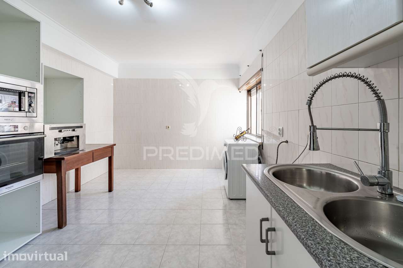 T2 Duplex Bem Localizado, na Baixa da Banheira - Grande imagem: 2/20