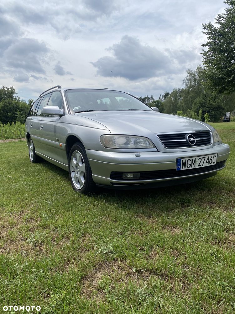 Opel Omega 2.2 Elegance - 2