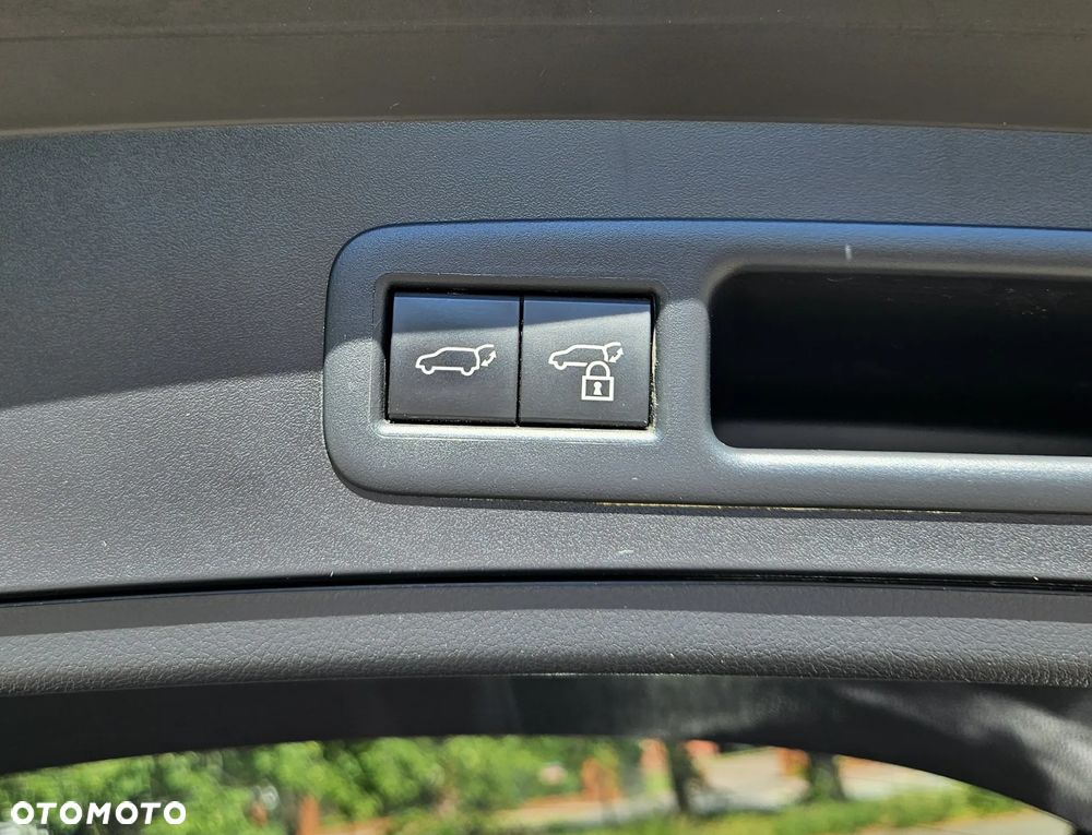Lexus UX 250h GPF F Impression 2WD - 19