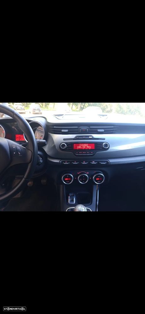 Alfa Romeo Giulietta 1.6 JTDM Distinctive 57X - 14