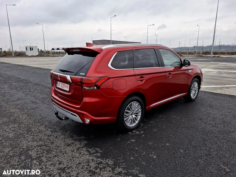 Mitsubishi Outlander PHEV 2.4 L 4X4 Instyle+ - 3