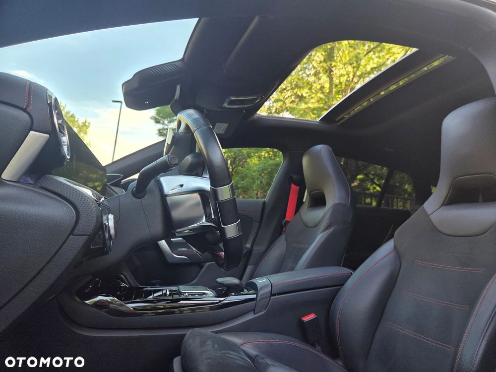 Mercedes-Benz CLA AMG 35 4-Matic 7G-DCT - 28