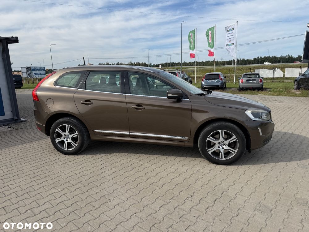 Volvo XC 60 D4 AWD Summum - 4