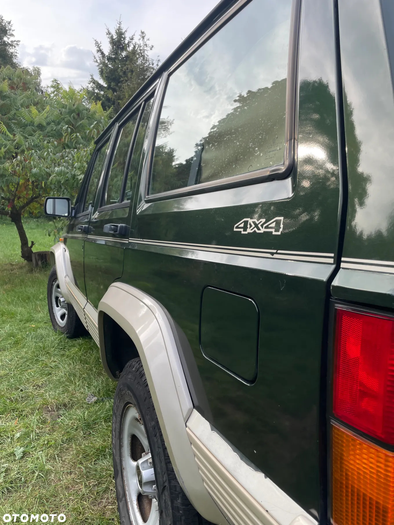 Jeep Cherokee - 25