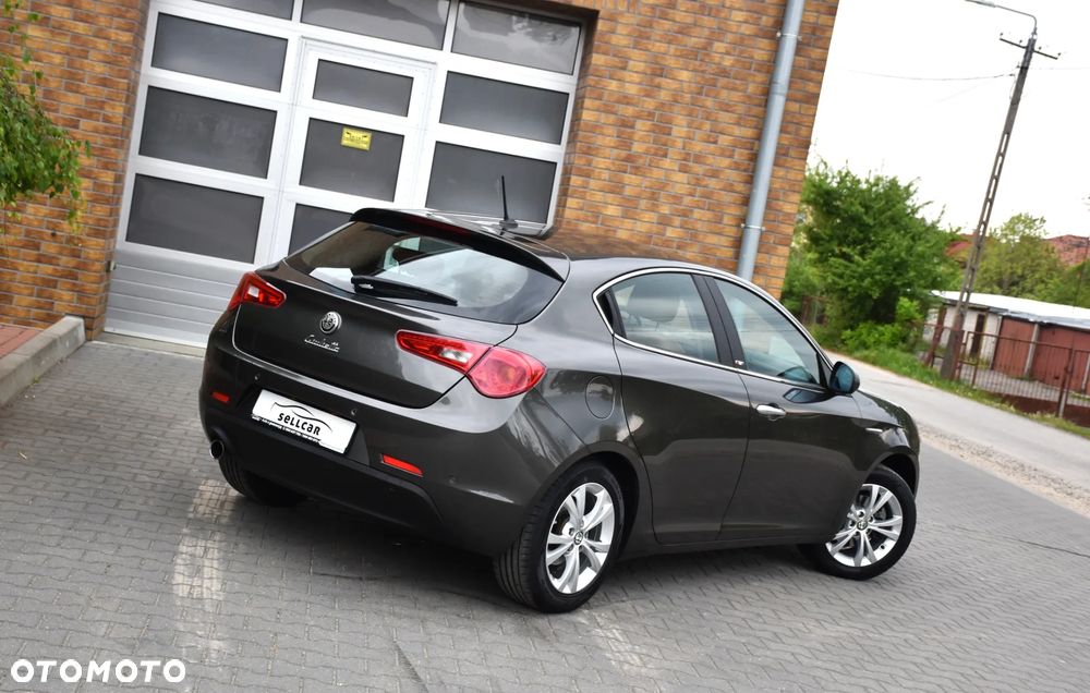 Alfa Romeo Giulietta 1.6 JTDM Distinctive - 4
