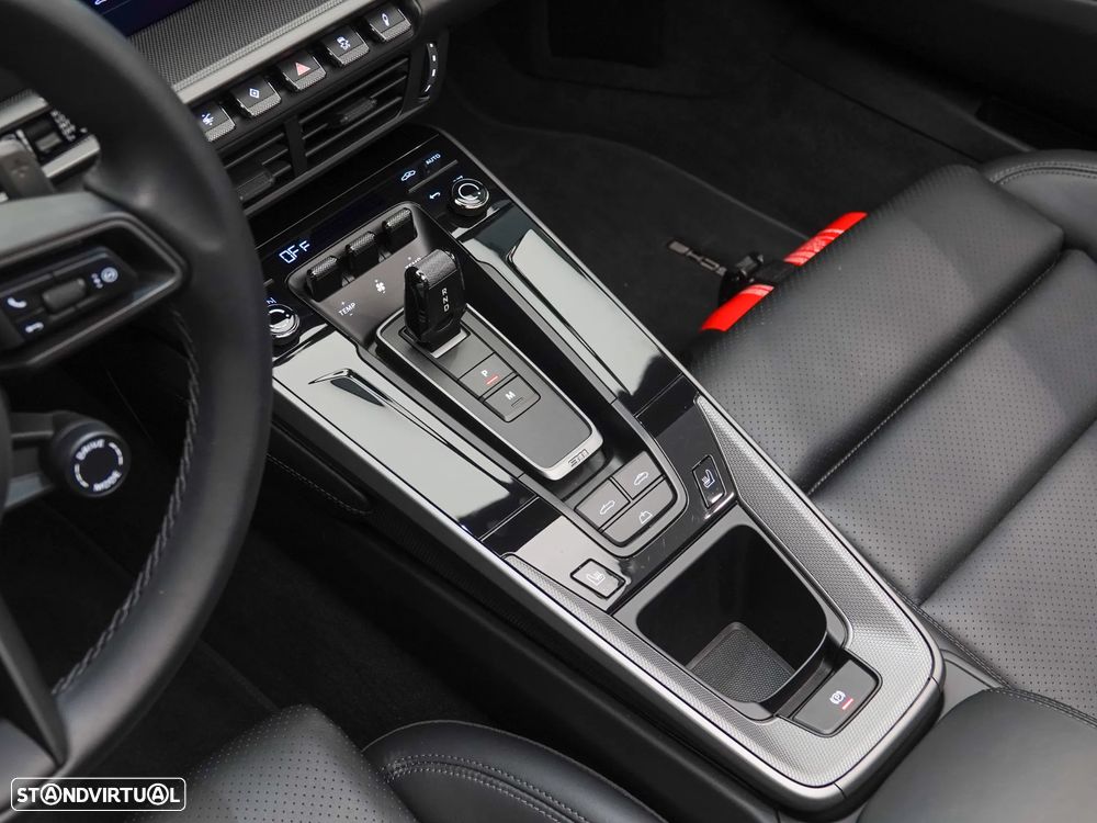 Porsche 911 (992) Carrera - 21