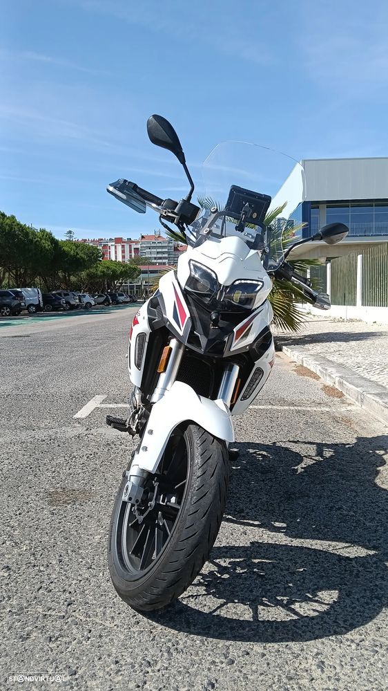 Benelli TRK 251 - 11