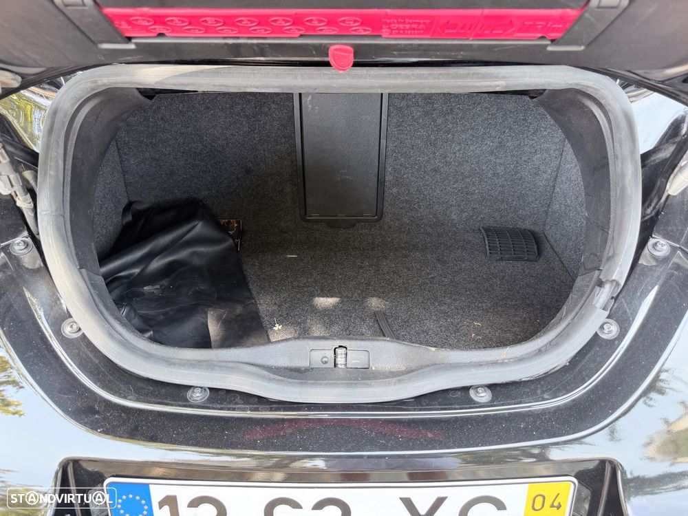 VW New Beetle Cabriolet 1.6 Top Couro - 16