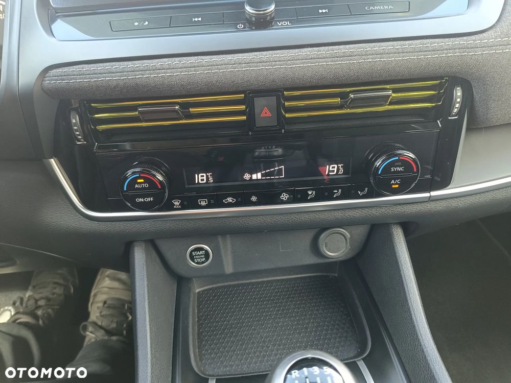 Nissan Qashqai 1.3 DIG-T mHEV Acenta - 17