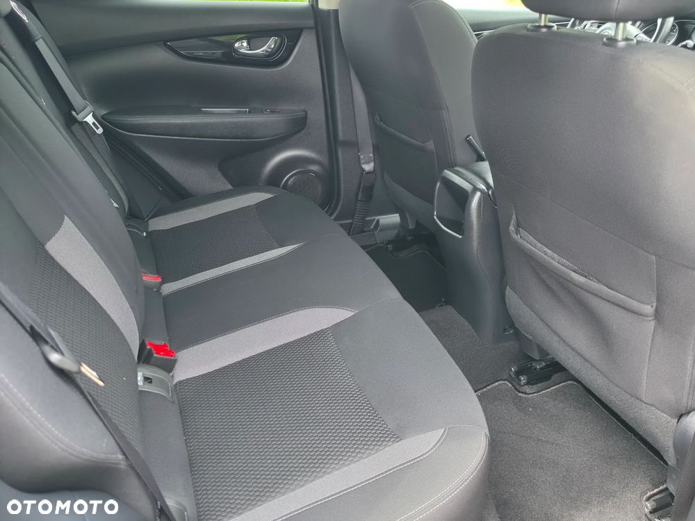 Nissan Qashqai 1.3 DIG-T N-Connecta - 29