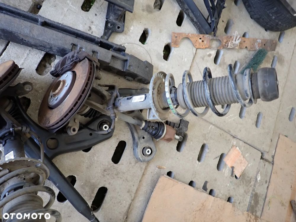 SKODA FABIA III LIFT 1.0 TSI ZWROTNICA MCPHERSON LEWA / PRAWA - 2