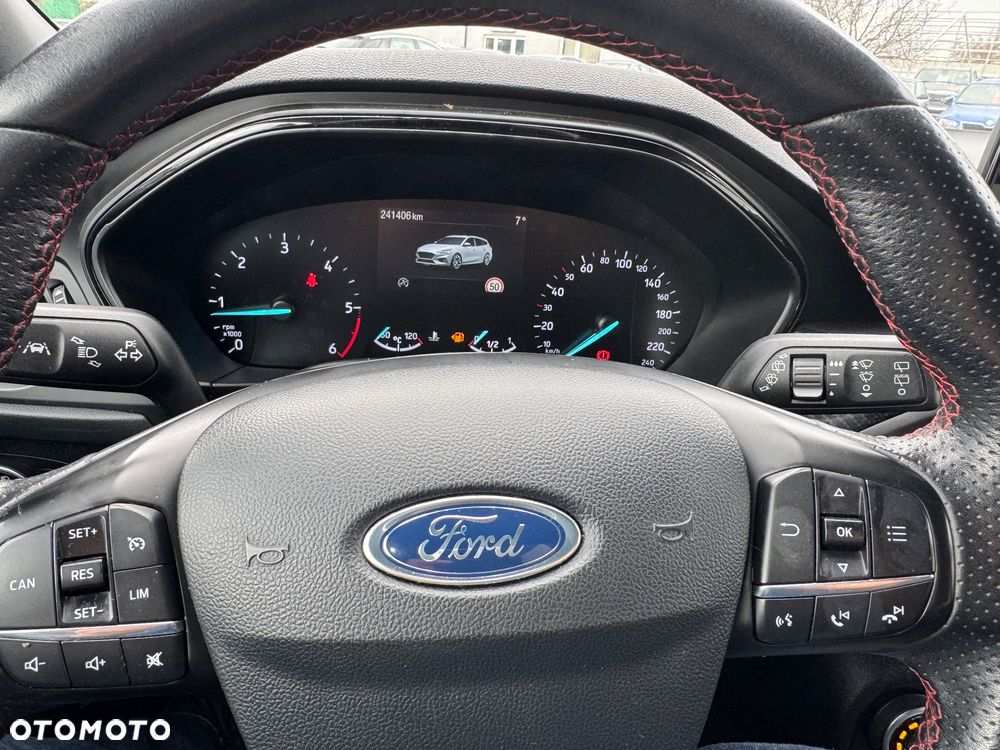 Ford Focus 1.5 EcoBlue Start-Stopp-System ST-LINE DESIGN - 20