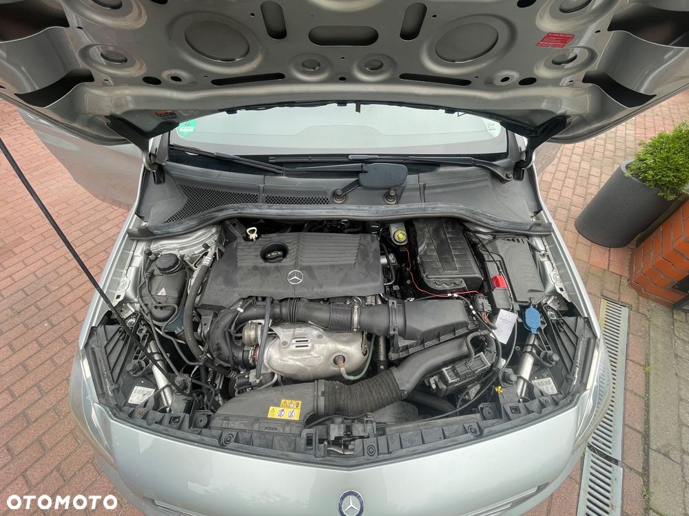 Mercedes-Benz Klasa B 180 - 23
