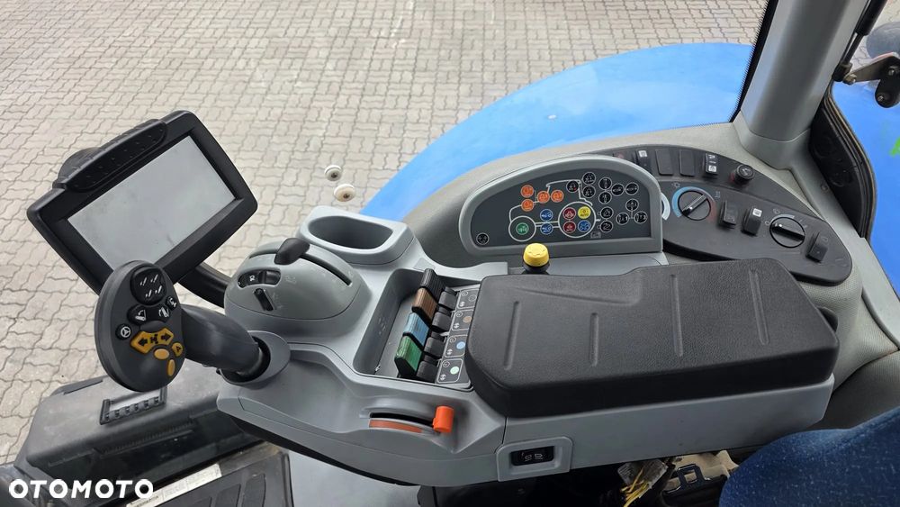 New Holland T8.300 - 9