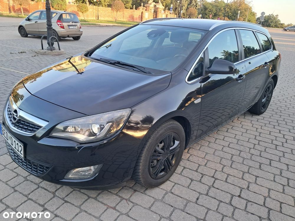 Opel Astra 1.4 Turbo 150 Jahre - 2