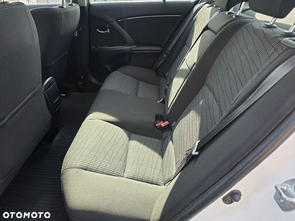 Toyota Avensis - 33