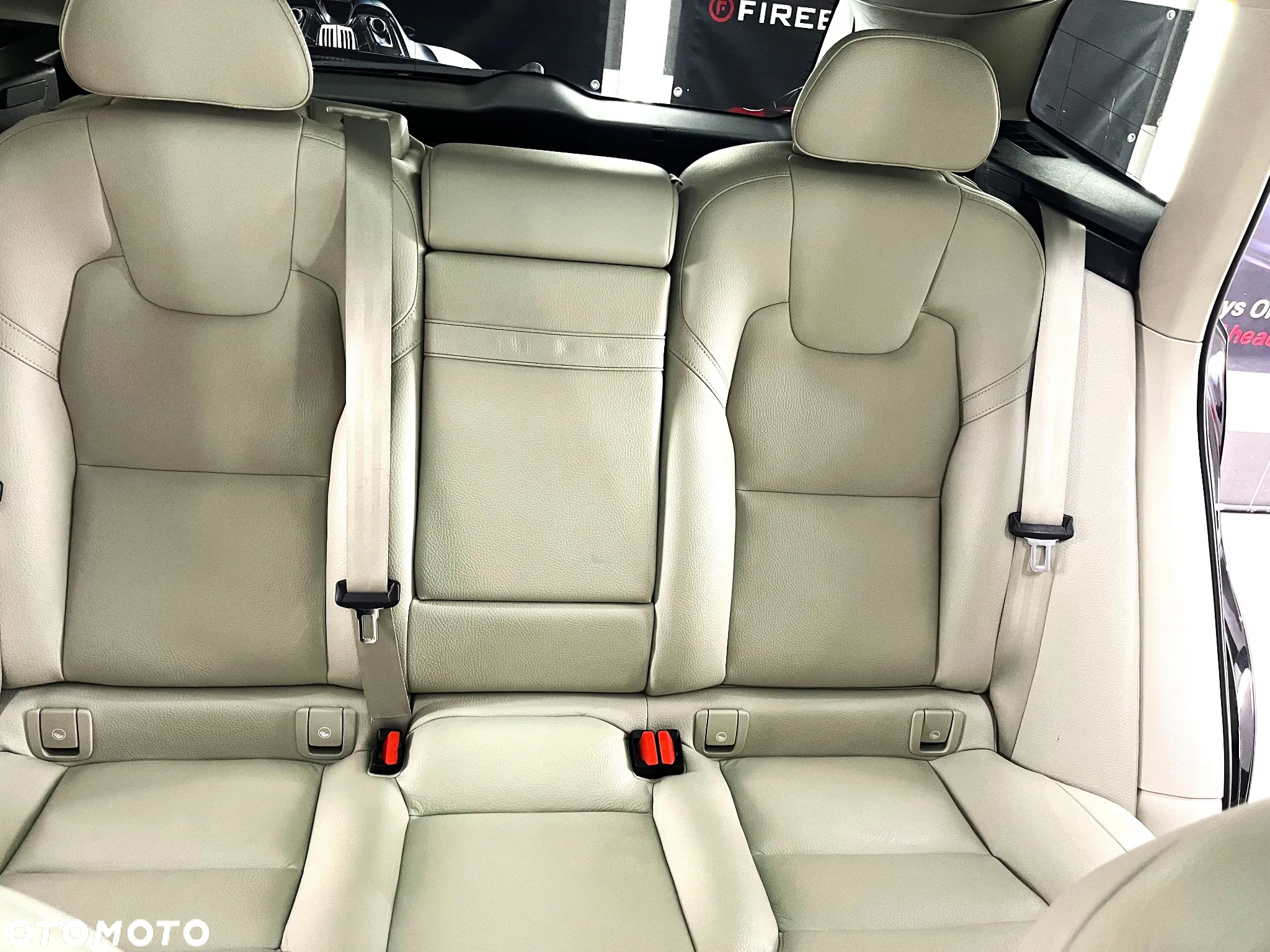 Volvo XC 60 T6 AWD Momentum - 11