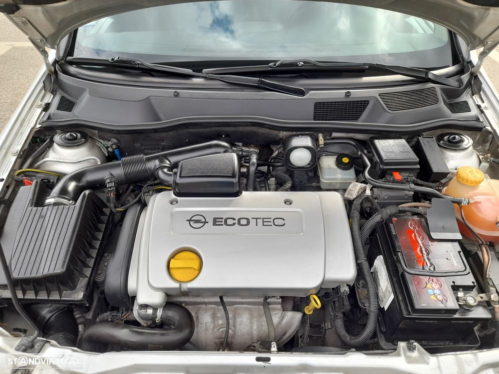 Opel Astra Caravan 1.4 Selection — fotografia 19