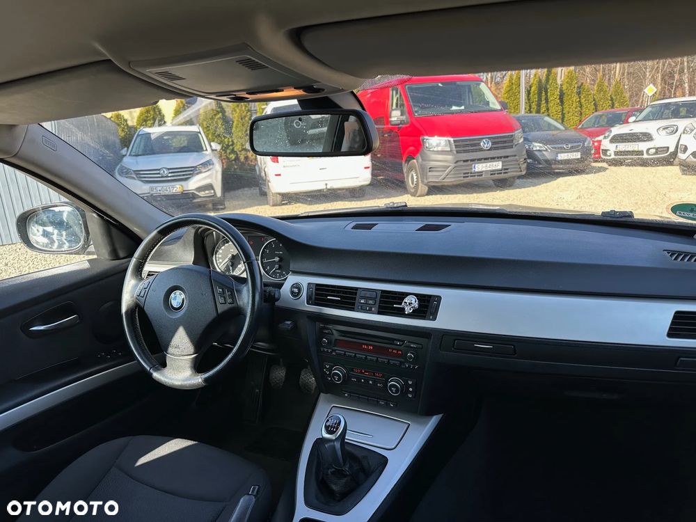 BMW Seria 3 320i Edition Exclusive - 12