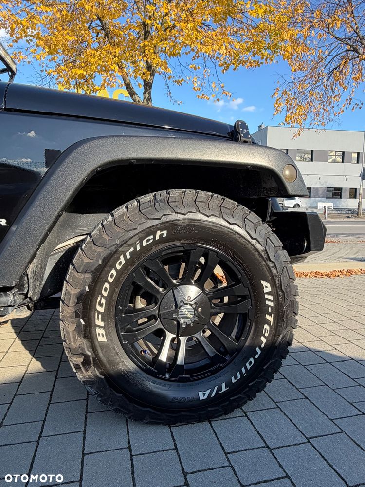 Jeep Wrangler - 12