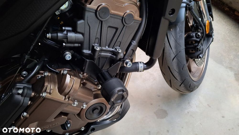 Honda CB - 8