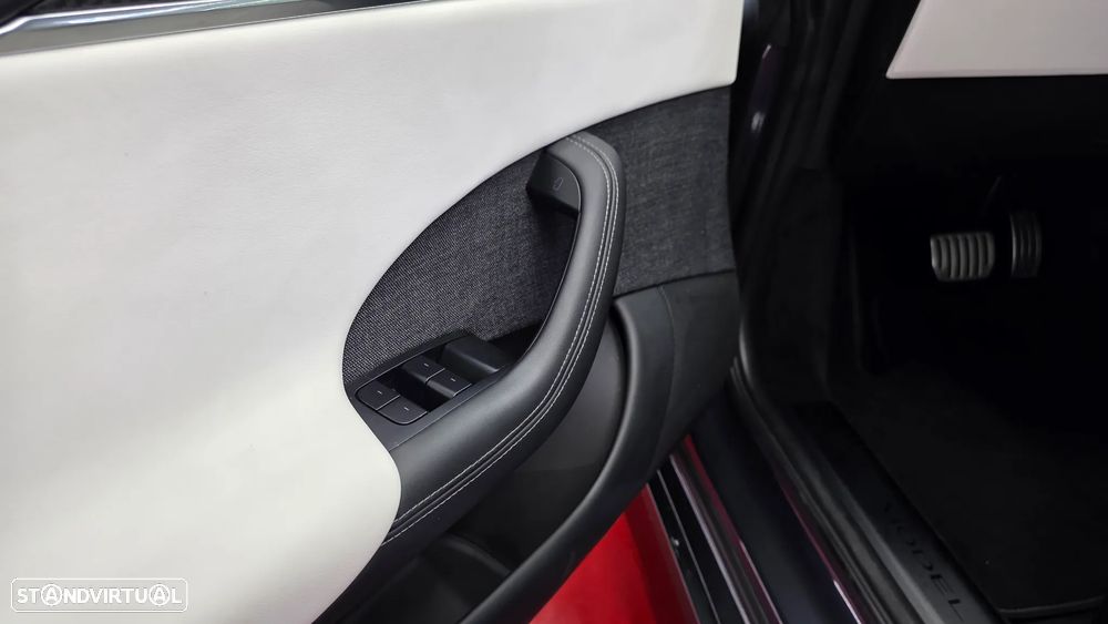 Tesla Model S Plaid AWD - 34
