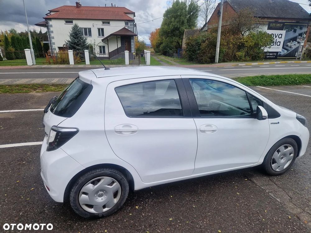 Toyota Yaris Hybrid 1.5 VVT-i - 12