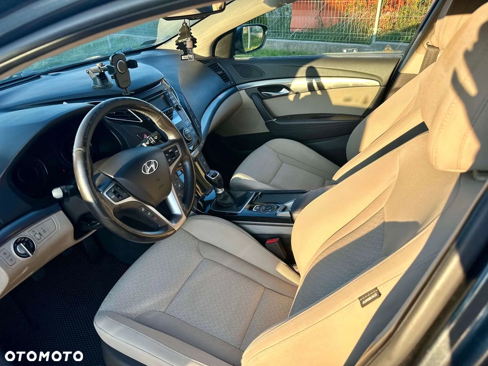 Hyundai i40 1.7 CRDi Comfort + - 23
