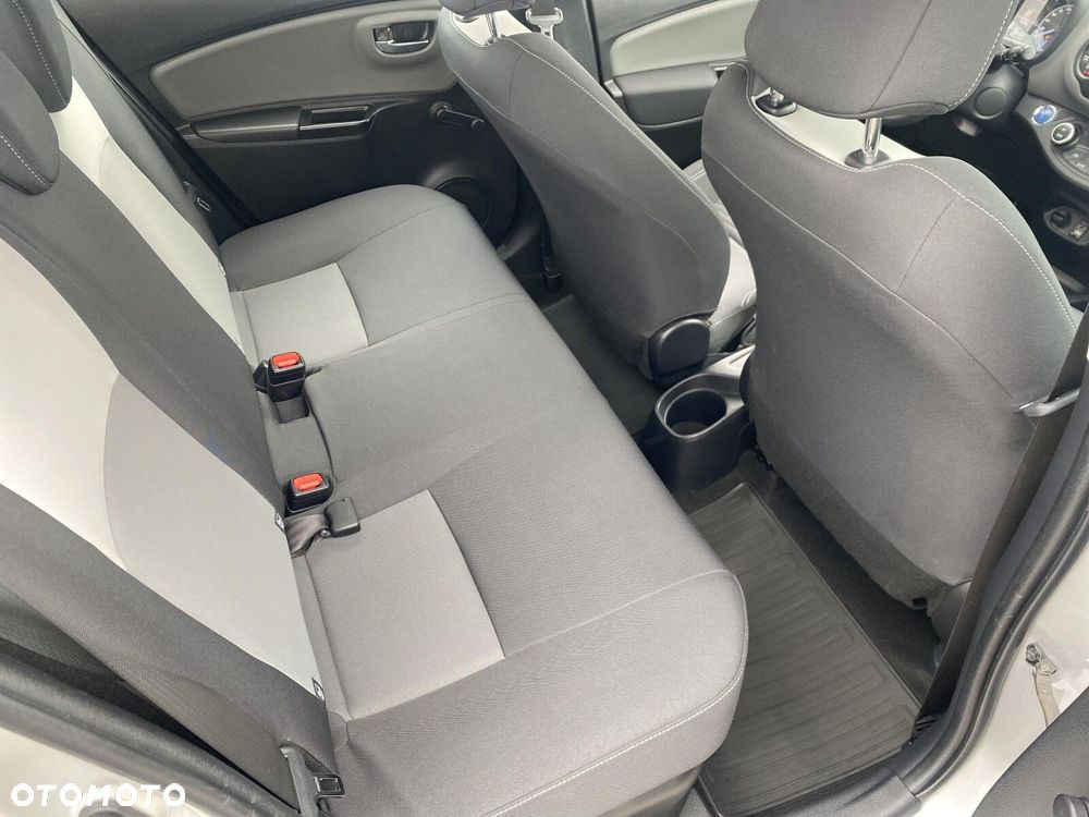 Toyota Yaris - 12