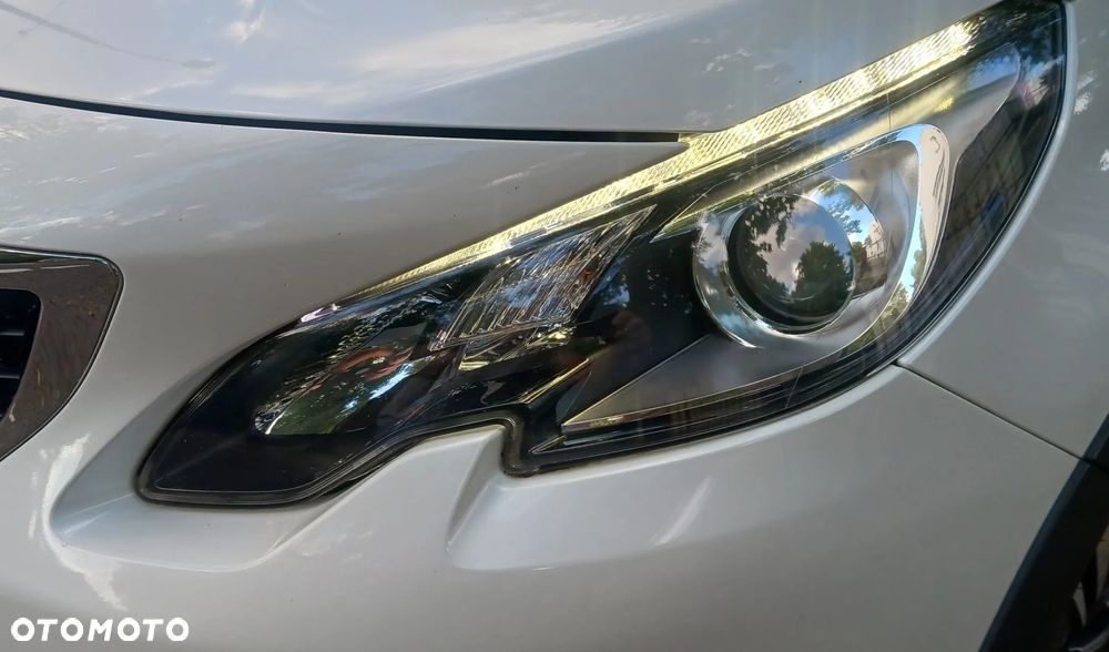 Peugeot 2008 1.2 Pure Tech Allure S&S EAT6 - 12